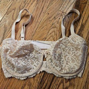 Victoria's secret, 34DDD, unlined bra, worn once, creme color